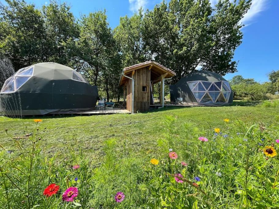 Dome Insolite Lichen Jacuzzi Et Petits-Dejeuners Inclus Gondrin المظهر الخارجي الصورة
